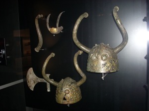 Veksøhjelmene (The Veksø Helmets)